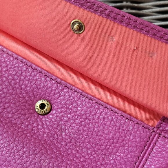 Fossil Issue No. 1954 Pink Leather Wallet - Picture 14 of 15